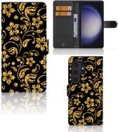 Telefoonhoesje Geschikt voor Samsung Galaxy S24 Ultra Bookcase Cadeau voor Oma Gouden Bloemen