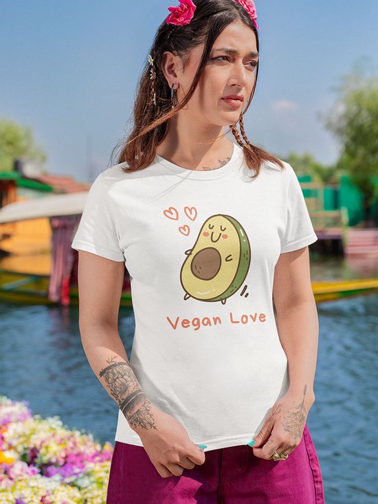 Shirt - Vegan love - Wurban Wear | Grappig shirt | Leuk cadeau | Unisex tshirt | Vegan | Afvallen | Dieren | Sport | Fitness | Gezond | Duurzaam | Vegan kleding | Wit