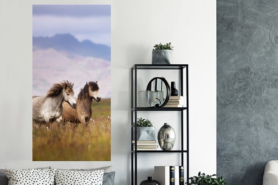 Muurstickers - Sticker Folie - Paarden - Gras - Bergen - 80x160 cm - Plakfolie - Muurstickers Kinderkamer - Zelfklevend Behang - Zelfklevend behangpapier - Stickerfolie