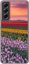 Geschikt voor Samsung Galaxy S21 FE hoesje - Paarse tulpen in Nederland - Siliconen Telefoonhoesje