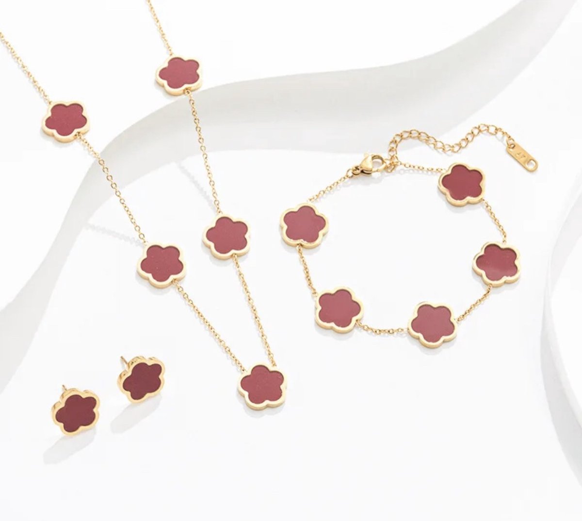 Soraro Klaver Ketting,Armband&Oorbel Set | Goldplated | Rood | Armband | Klavertje 5 | Geluk | Ketting | Oorbel | Dames Cadeau