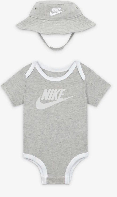 Nike babypakje met vissershoedje 0-6 maanden grijs 2- delig