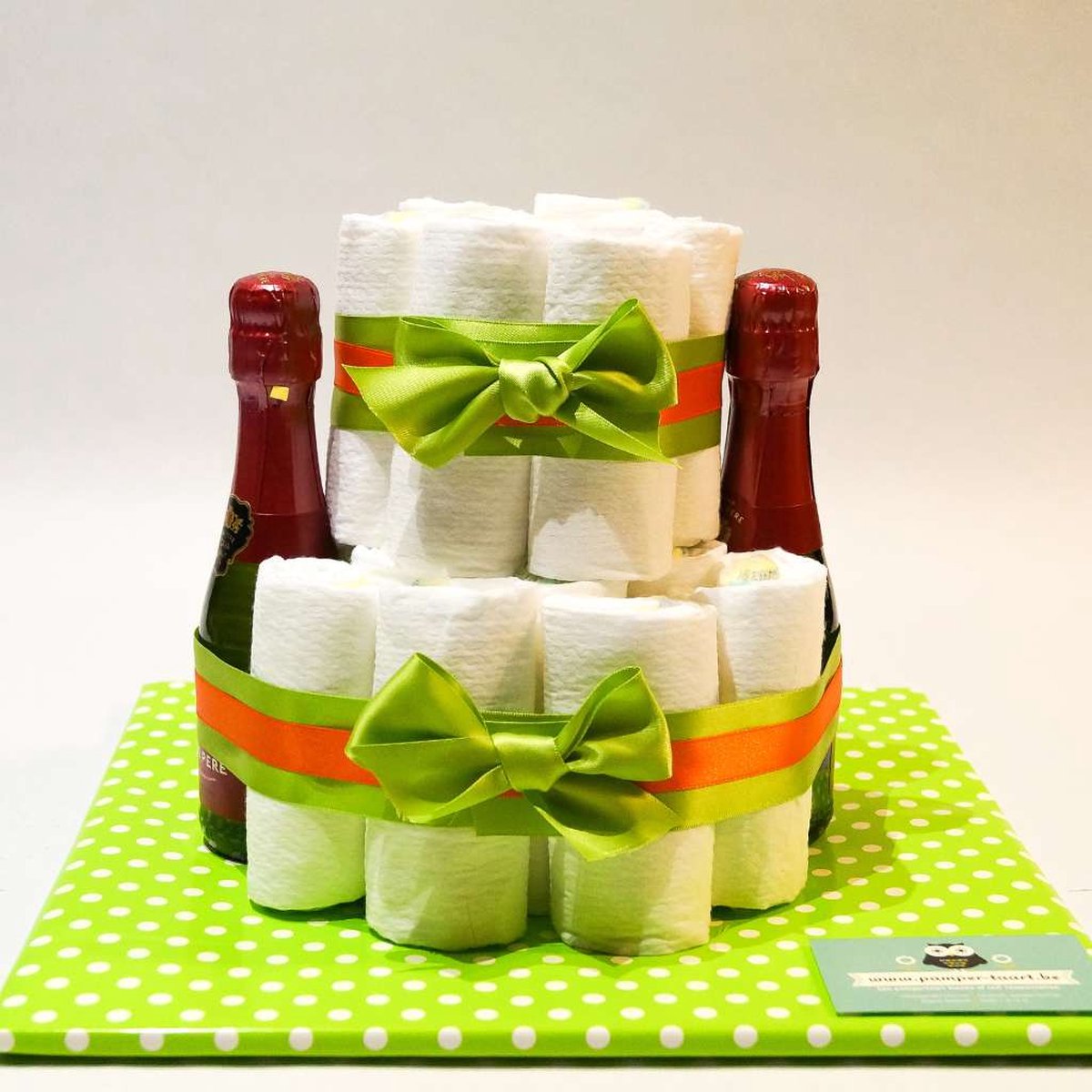 Goedkoopste Pampertaart - luiertaart - neutraal - 2 laags - groen - mini cava 28 luiers maat 3