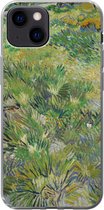 Geschikt voor iPhone 13 mini hoesje - Grasveld met bloemen en vlinders - Vincent van Gogh - Siliconen Telefoonhoesje