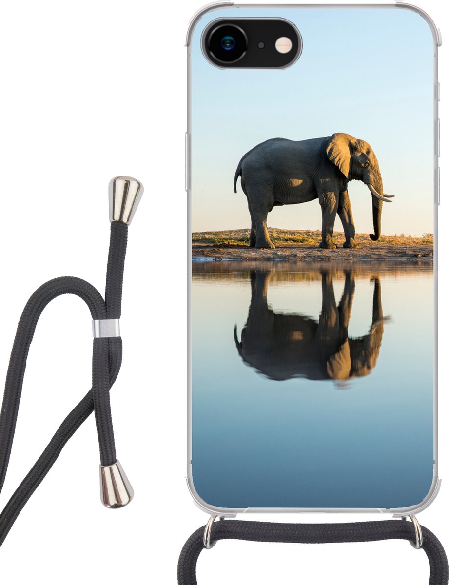 Telefoonhoesje Geschikt voor iPhone 7 - Olifant - Water - Bomen - Dieren - Natuur - Siliconen - Crossbody - Backcover met Koord - Telefoonhoesje met koord - Hoesje met touw Telefoonhoesje