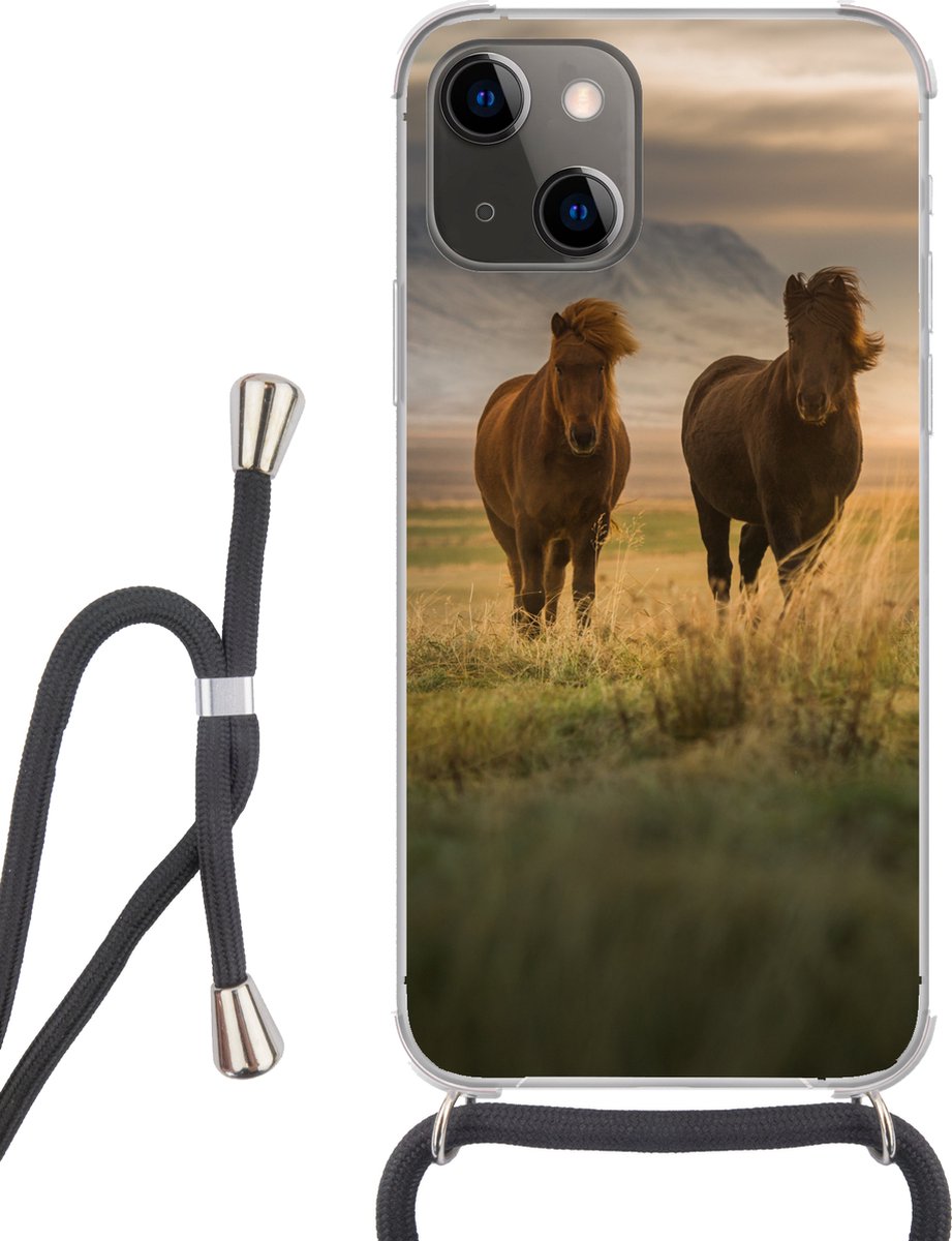 Telefoonhoesje Geschikt voor iPhone 13 Mini - Paarden - Lucht - Gras - Siliconen - Crossbody - Backcover met Koord - Telefoonhoesje met koord - Hoesje met touw Telefoonhoesje