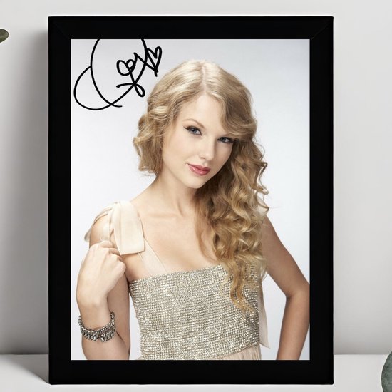 Signature encadrée Taylor Swift – 15 x 10 cm dans un cadre Zwart Classique – Signature imprimée – Love Story – Swiftie – Rouge