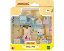 foto van Sylvanian Families 5747 Duo Peutervriendjes Samen Wandelen- 2 fluweelzachte speelfiguren