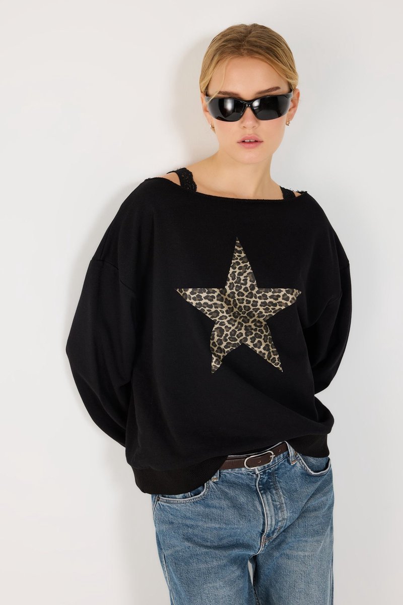 Sweatshirt à col bateau motif étoile
