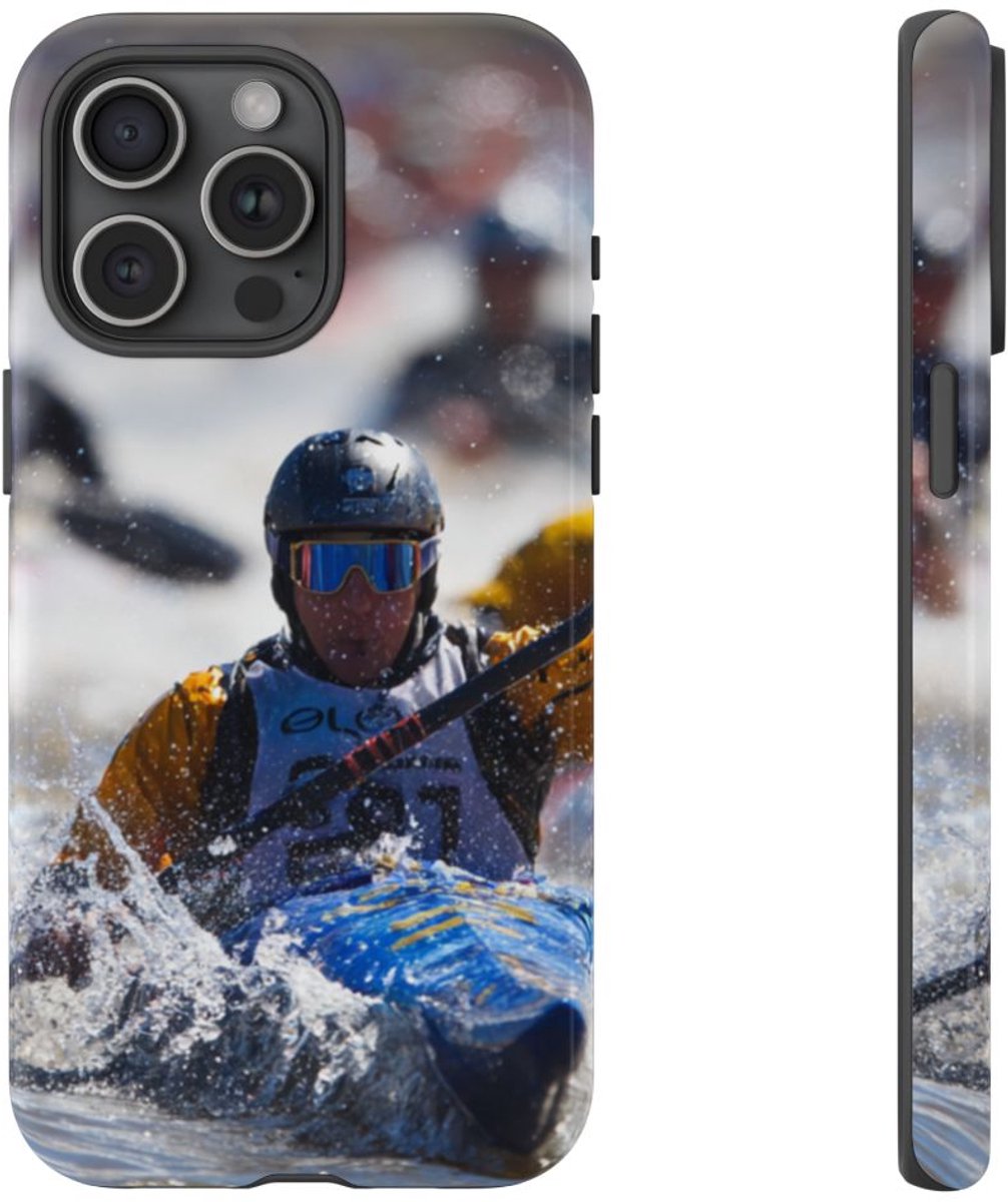 Kajakrace Actie Scène – Telefoonhoesje Geschikt voor iPhone 15 Pro Max