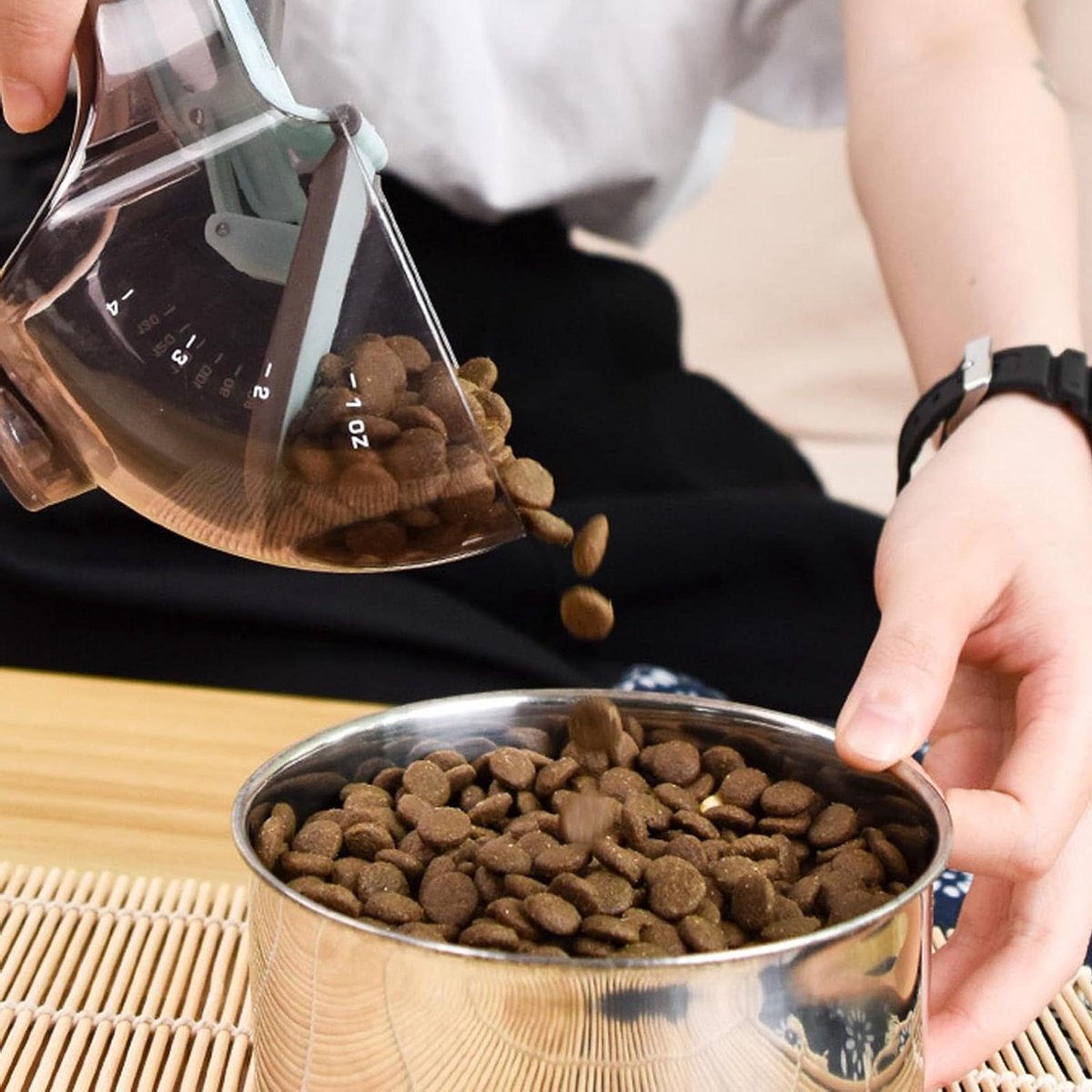 Verstelbare maatlepel voor huisdieren en katten - Portiecontrole met schaal - Nauwkeurige voeding - Nat en droog voer - Huisdierenaccessoires - Verstelbare - €56,99