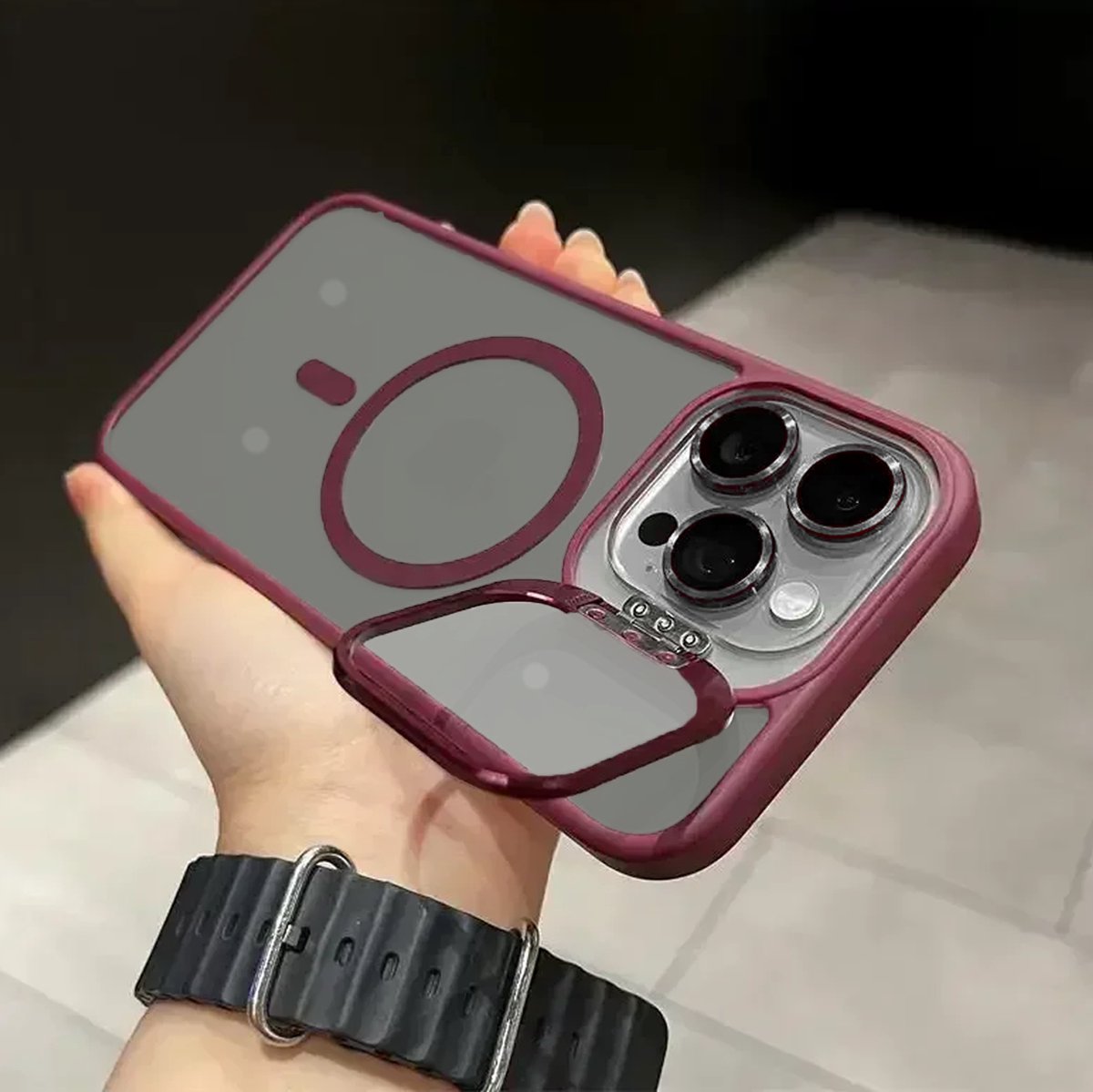 iPhone 15 Pro Max Magsafe Camera Glass Door Shield Silicone Case / MagSafe Hoes met Camera Bescherming, Kickstand & Glazen Deur Rood