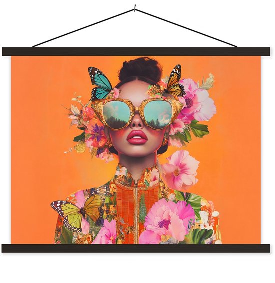 Posterhanger incl. Poster 40x30 cm - Schoolplaat - Vlinders - Vrouw - Zonnebril - Kleurrijk - Textielposter - Zwarte latten