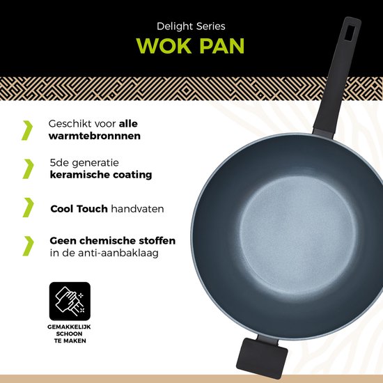 Zwarte wokpan met een donkergrijs interieur en tekst over keramische coating.