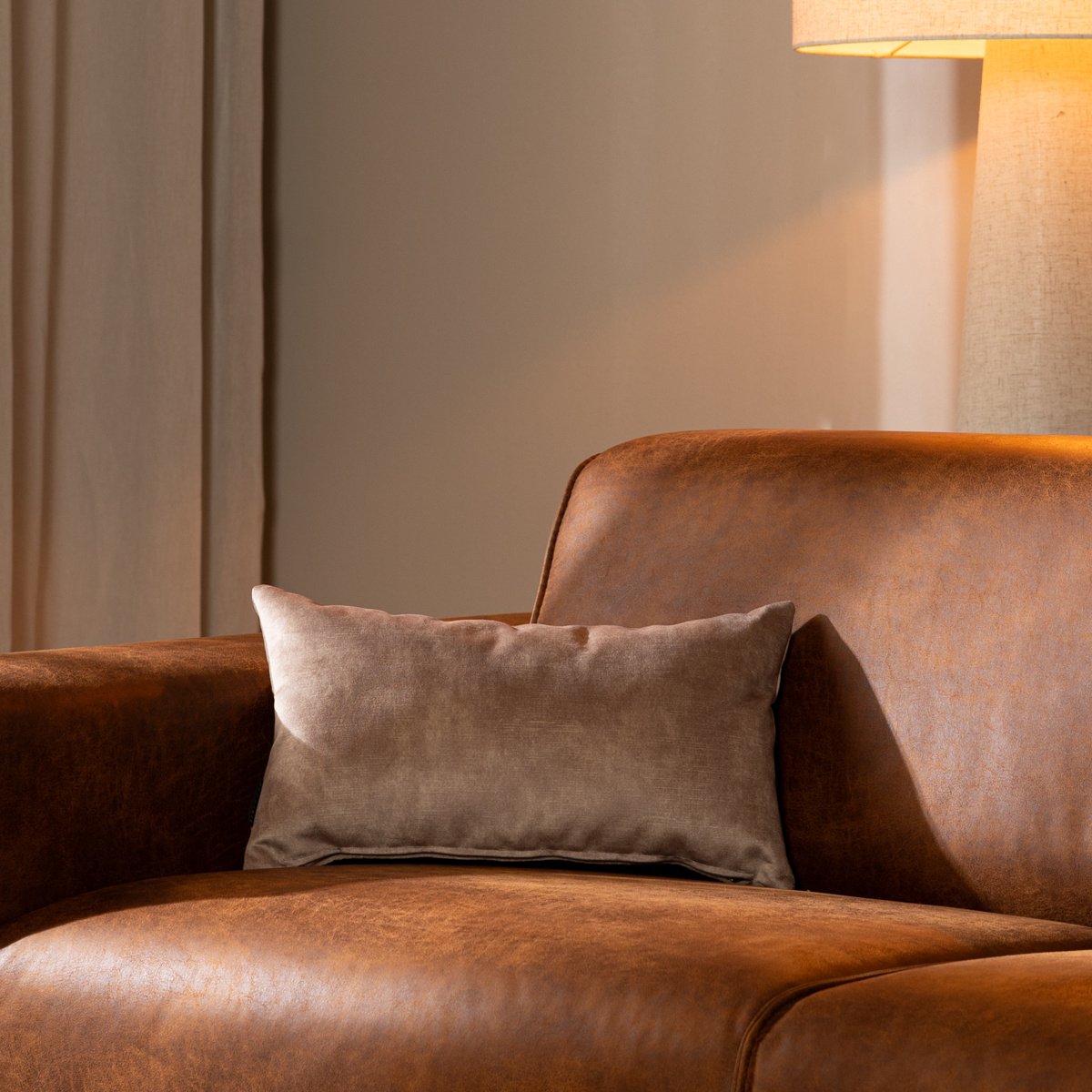 Bronx71 Sierkussen Beau velvet taupe 25 x 45 cm