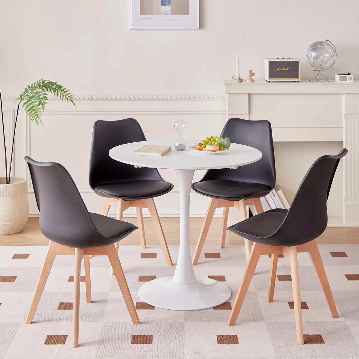 Mila Shop Eetkamer set - Eethoekset tafel en stoelen - Ronde eettafel - 4 Eetkamerstoelen - Houten poten - Kunststof - Zwart