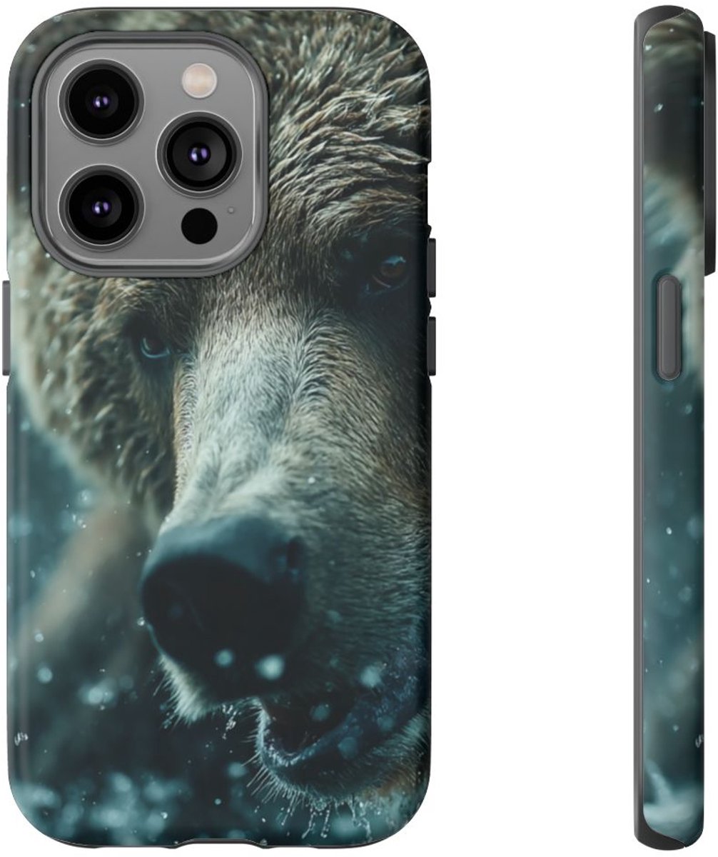 Close-up van Bruine Beer met Spattend Water – Telefoonhoesje Geschikt voor iPhone 14 Pro