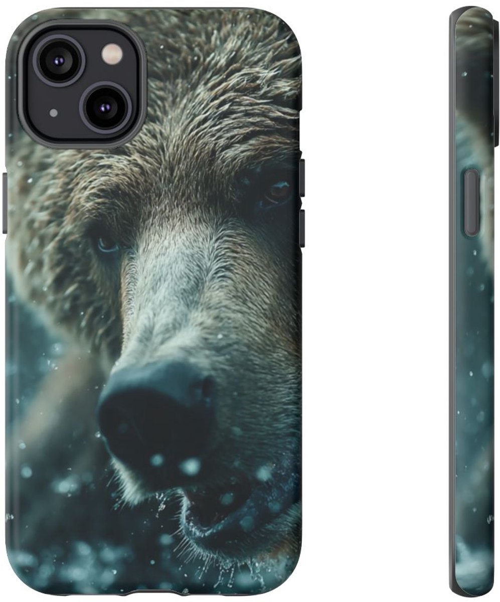 Close-up van Bruine Beer in Waterspetters – Telefoonhoesje Geschikt voor iPhone 14 Plus