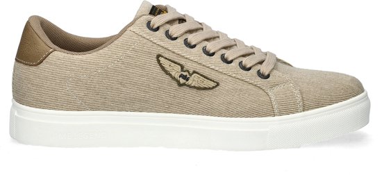 Basket PME Legend en toile beige clair avec lacets, logo sur le côté et accents marron.