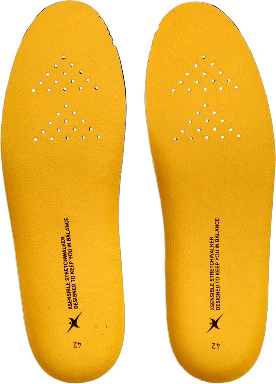 Gele Xsensible binnenzool met perforaties en tekst: XSENSIBLE STRETCHWALKER DESIGNED TO KEEP YOU IN BALANCE.