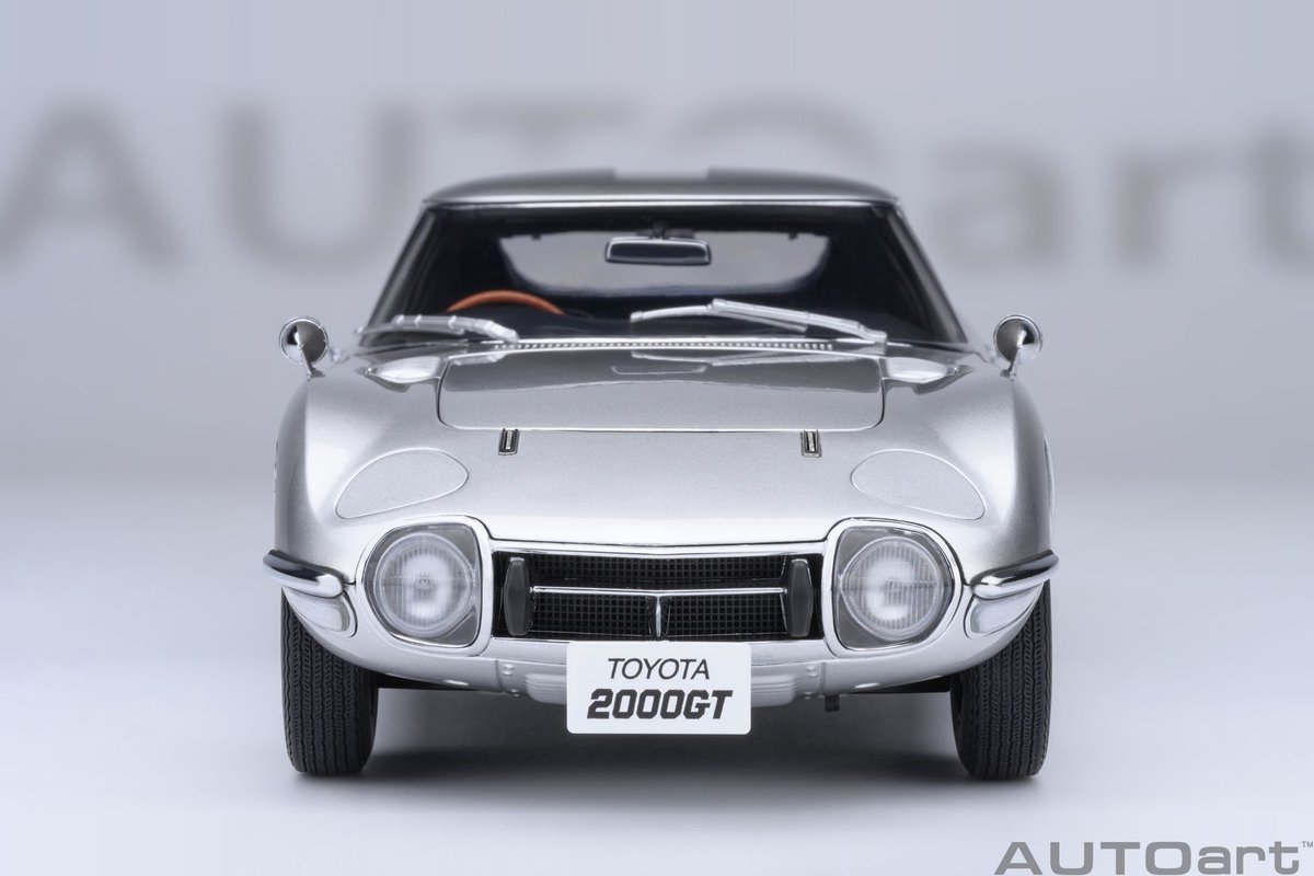 AUTOart 1/18 Toyota 2000GT - 1967, Silver