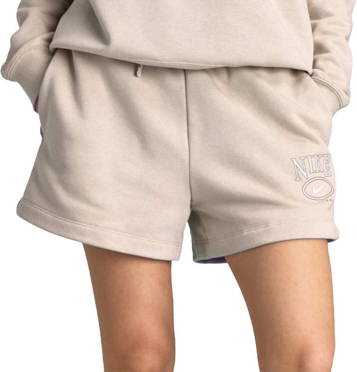 Nike club fleece short in de kleur ecru. Creme
