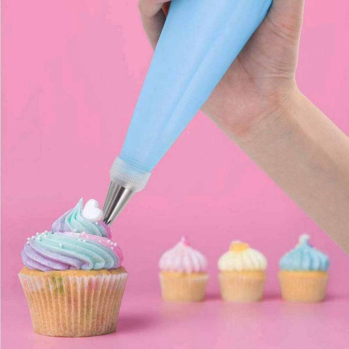 Hoe maak je een toef botercrème met meerdere kleuren? - CupCakeCup