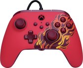 Rode Xbox controller met vlammenprint.