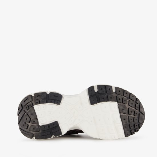 Zool van een dames sneaker van Blue Box in brons met panterprint detail.