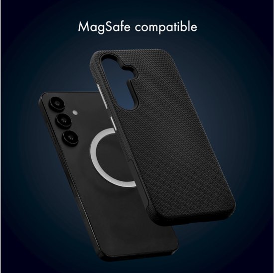 Coque de téléphone noire compatible MagSafe, montrée avec une partie de l'arrière du téléphone.