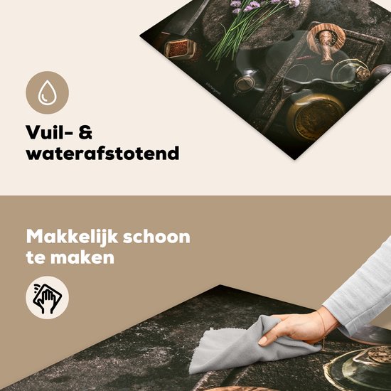 Inductiebeschermer met kruiden en specerijen, met schoonmaakdoek.