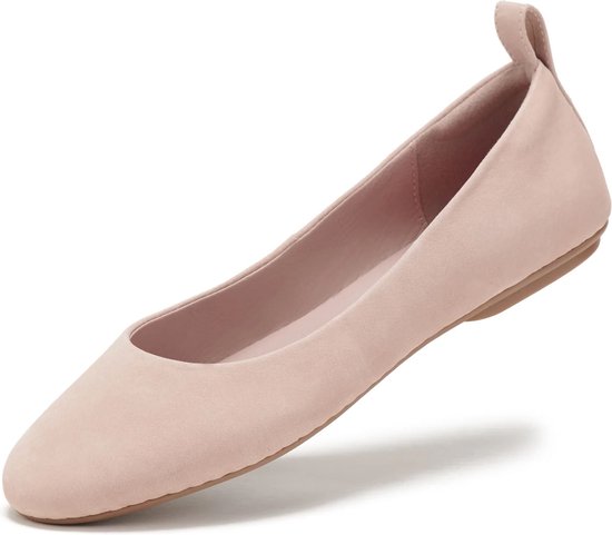 Ballerine rose flottante avec une boucle à l'arrière et une semelle marron.