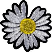 Margriet Madeliefje Met Hapje Strijk Embleem Patch 3.7 cm / 3.7 cm / Wit Geel