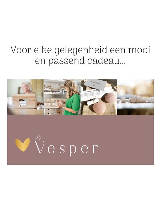 Collage van afbeeldingen: winkel, vrouw met producten, roze hartstenen en cadeauverpakking. Tekst: 'Voor elke gelegenheid een mooi en passend cadeau... By Vesper'.