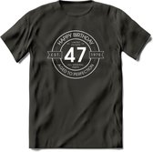 47th Happy Birthday T-shirt | Vintage 1975 Aged to Perfection | 47 jaar verjaardag cadeau | Grappig feest shirt Heren – Dames – Unisex kleding | - Donker Grijs - XL