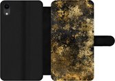 Bookcase Geschikt voor iPhone XR telefoonhoesje - Goud - Zwart - Luxe - Met vakjes - Wallet case met magneetsluiting