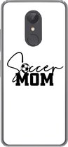 Geschikt voor Xiaomi Redmi 5 hoesje - Quotes - Spreuken - Soccer mom - Voetbalmoeder - Mama - Siliconen Telefoonhoesje