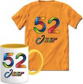 52 Jaar Vrolijke Verjaadag T-shirt met mok giftset Geel | Verjaardag cadeau pakket set | Grappig feest shirt Heren – Dames – Unisex kleding | Koffie en thee mok | Maat 3XL