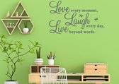 Stickerheld - Muursticker "Love Every Moment" Quote - Woonkamer - vlinders - Engelse Teksten - Mat Donkergrijs - 55x89.8cm