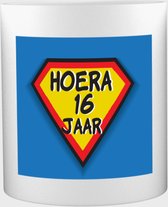 Akyol - Hoera 16 jaar Mok met opdruk - verjaardag cadeau - Jarige - leuk kado om te geven - 350 ML inhoud