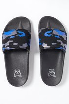 WE Fashion Jongens slippers met camouflagedessin