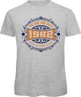 1982 The One And Only | Feest Kado T-Shirt Heren - Dames | Donker Blauw - Goud | Perfect Verjaardag Cadeau Shirt | Grappige Spreuken - Zinnen - Teksten | Maat L