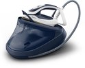 De donkerblauwe Tefal Pro Express Ultimate II stoomgenerator met een wit strijkijzer erop. De waterniveaumarkering is zichtbaar.