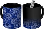 Magische Mok - Foto op Warmte Mokken - Bloemen - Blauw - Patronen - Japan - Magic Mok - Beker - 350 ML - Uitdeelcadeautjes