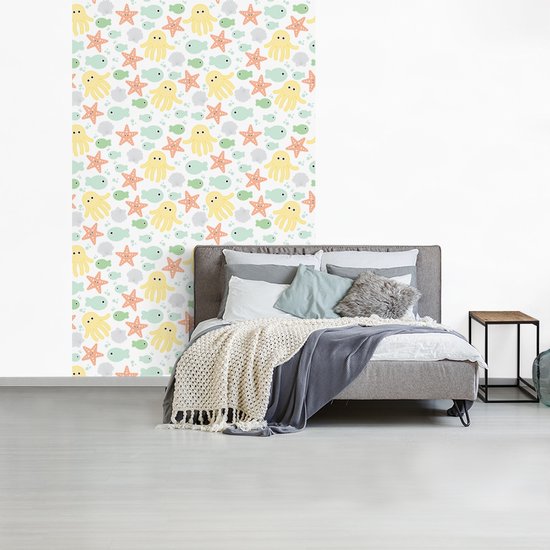 Behang - Fotobehang Zeedieren - Baby - Schelpen - Breedte 140 cm x hoogte 220 cm