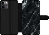Bookcase Geschikt voor iPhone 11 Pro telefoonhoesje - Marmer print - Zwart - Luxe - Met vakjes - Wallet case met magneetsluiting