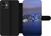 Bookcase Geschikt voor iPhone 11 telefoonhoesje - New York - Skyline - Nacht - Met vakjes - Wallet case met magneetsluiting