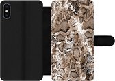 Bookcase Geschikt voor iPhone XS telefoonhoesje - Dierenprint - Slang - Huid - Met vakjes - Wallet case met magneetsluiting