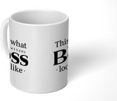 Mok - Koffiemok - 'This is what an awesome boss looks like' - Spreuken - Quotes - Werk - Mokken - 350 ML - Beker - Koffiemokken - Theemok - Mok met tekst