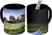 Magische Mok - Foto op Warmte Mokken - Koffiemok - Nederlands landschap met typisch Hollandse huizen - Magic Mok - Beker - 350 ML - Theemok
